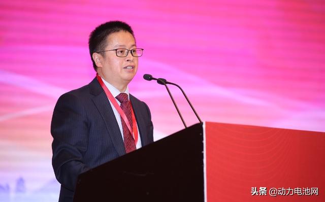 “首届粤港澳大湾区体育产业高峰论坛”盛大启幕