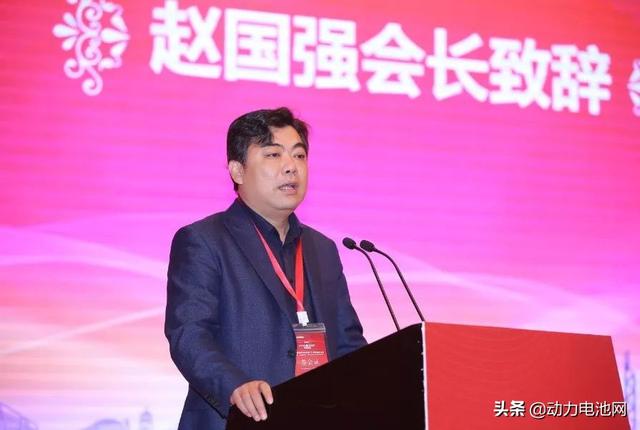 “首届粤港澳大湾区体育产业高峰论坛”盛大启幕